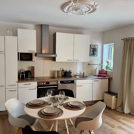 Glacis Ii - Sonnenterasse & Kostenlose Parkplaetze Apartamento *