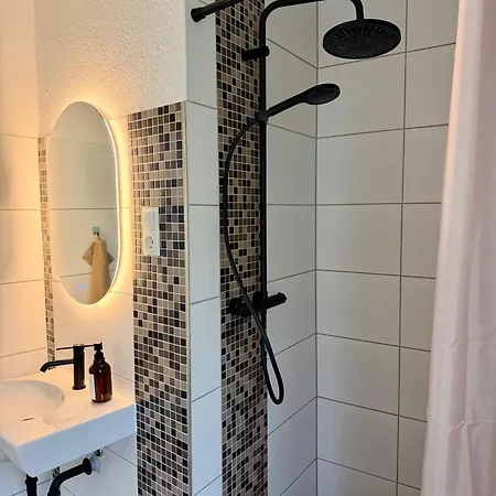 Glacis Ii - Sonnenterasse & Kostenlose Parkplaetze Apartamento